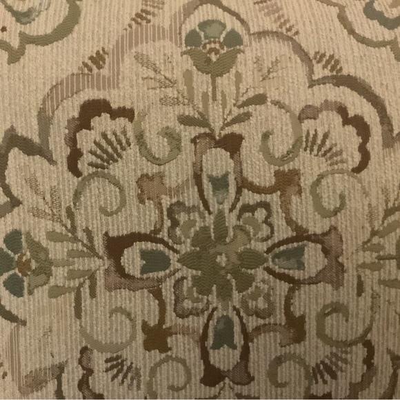 NWOT! Stunning, set of 2 custom made throw pillows from La-Z-Boy - Picture 9 of 9